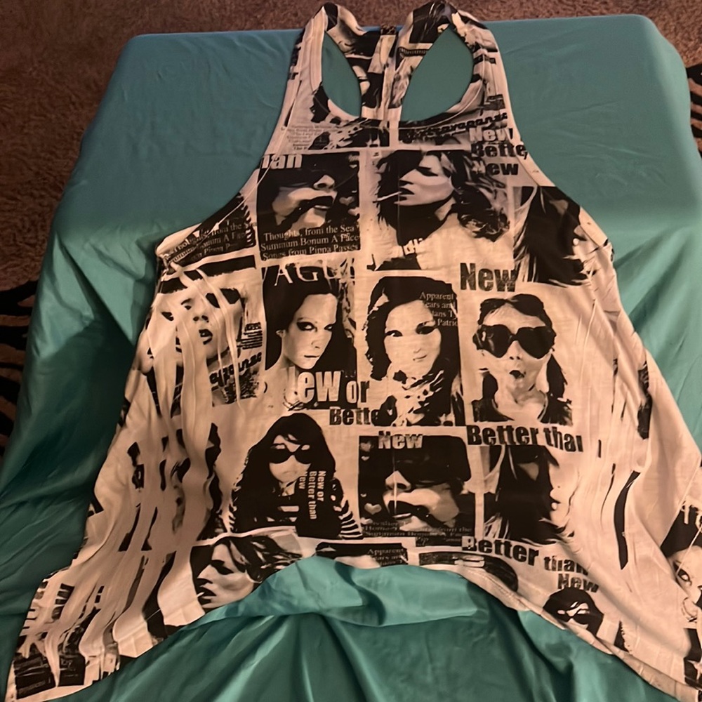 Graphic flare Tank